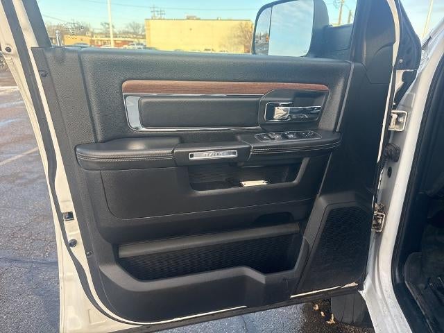 2017 RAM 2500 Laramie Crew Cab 4x4 6'4" Box