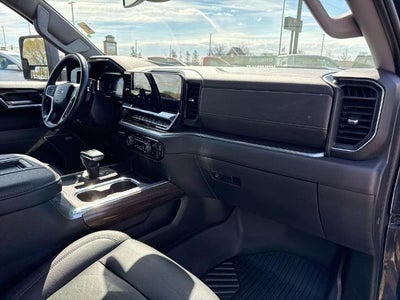 2022 Chevrolet Silverado 1500 Crew Cab Standard Box 4-Wheel Drive LT Trail Boss