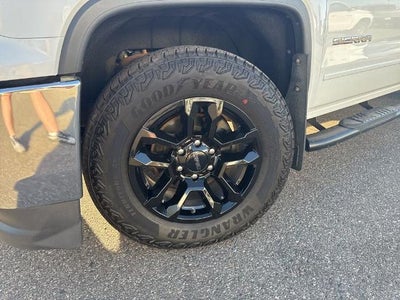 2018 GMC Sierra 1500 Crew Cab Short Box 4-Wheel Drive SLE