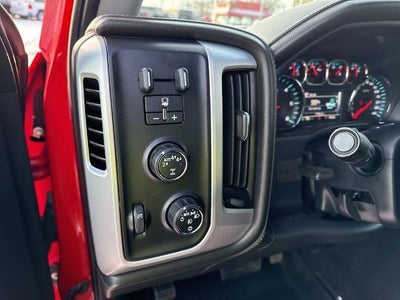 2017 GMC Sierra 1500 Crew Cab Short Box 4-Wheel Drive SLT SLT Premium Package