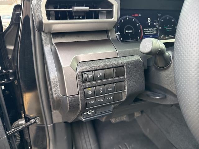 2025 Toyota Tacoma 4WD SR Double Cab 5' Bed MT (Natl)