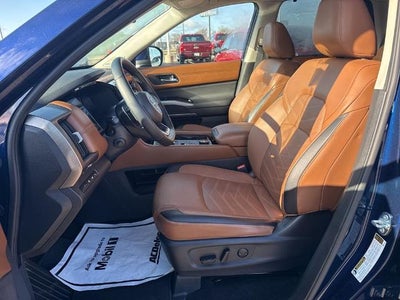 2024 Nissan Pathfinder Platinum 4WD