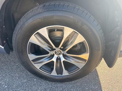 2021 Toyota Highlander XLE AWD (Natl)