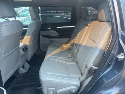 2019 Toyota Highlander SE V6 AWD (Natl)