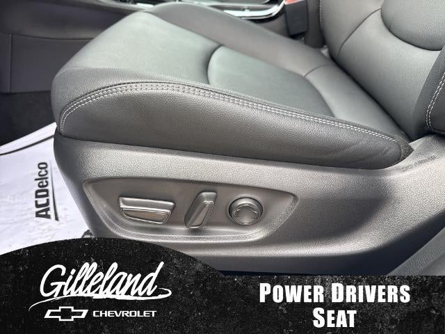 2025 Toyota Corolla Cross XLE 4WD (Natl)