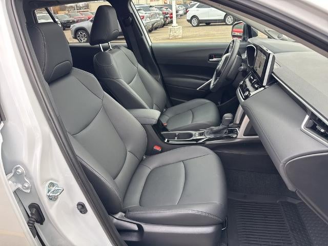 2025 Toyota Corolla Cross XLE 4WD (Natl)