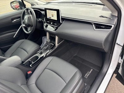 2025 Toyota Corolla Cross XLE 4WD (Natl)