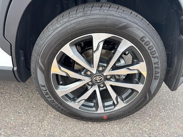 2025 Toyota Corolla Cross XLE 4WD (Natl)