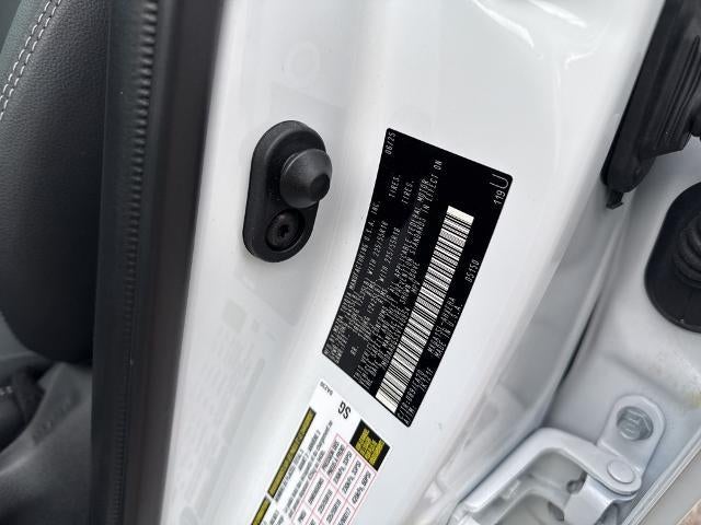 2025 Toyota Corolla Cross XLE 4WD (Natl)