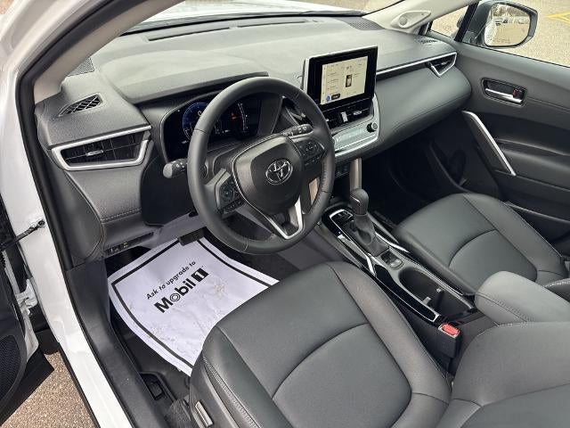 2025 Toyota Corolla Cross XLE 4WD (Natl)