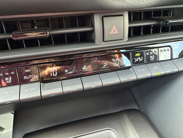 2026 Toyota Crown XLE AWD (Natl)