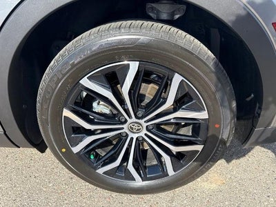2026 Toyota Crown XLE AWD (Natl)