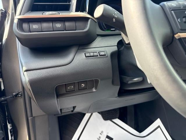 2026 Toyota Crown XLE AWD (Natl)