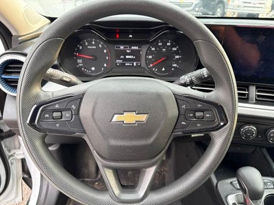 2025 Chevrolet Trax LS