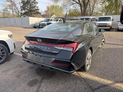 2025 Hyundai Elantra Limited IVT