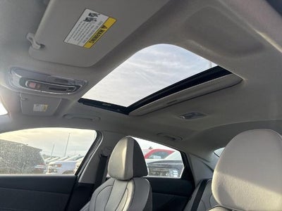 2025 Hyundai Elantra Limited IVT